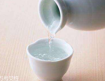 白酒喝之前要醒酒嗎？酒精揮發利于健康