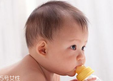 斷奶會(huì)有哪些易踩誤區(qū)？不要排空乳房