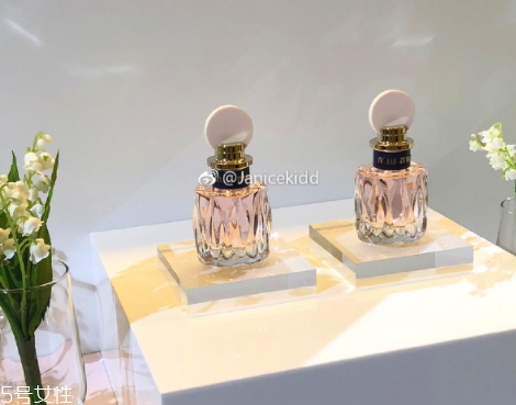miumiu2018粉色香水好聞嗎？和舊款香水哪個更好聞