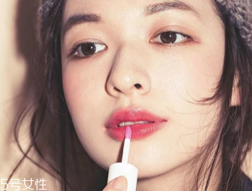 2018開年爆款色莓果紫，怎么涂更美？