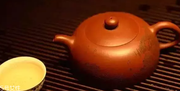 茶垢含有哪些物質？主要成分是碳氧元素