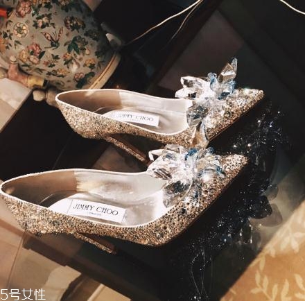 jimmy choo是哪個國家的牌子？每個女人都應該擁有的高跟鞋