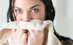 洗臉有白皮怎么回事？洗面奶太強勁