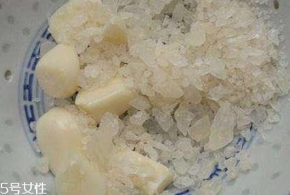止咳藥水一次喝多少？過量會產生幻覺