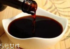 吃深色食物皮膚會變黑嗎？沒有科學(xué)根據(jù)
