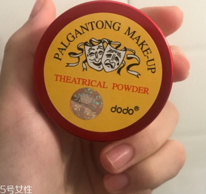 散粉可以補妝和定妝嗎？從散粉的功效來說