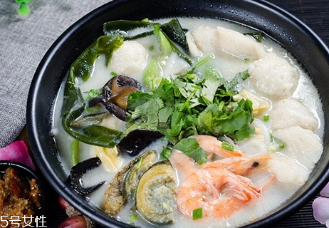 煮肉的泡沫能吃嗎？煮肉泡沫其實是血水