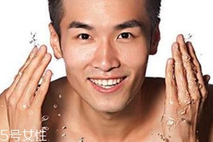 男士護膚品有什么特別之處？男性出油是女性的2倍