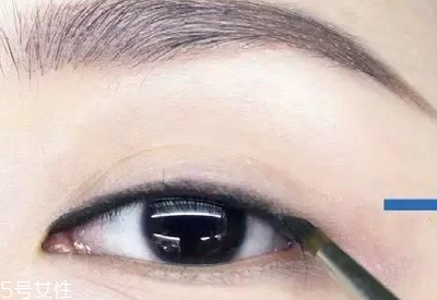 怎么畫眼線讓眼睛自然又有神？畫眼線必學(xué)基本步驟
