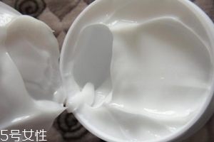 果酸面霜哪些人不能用？一天用2次沒(méi)問(wèn)題
