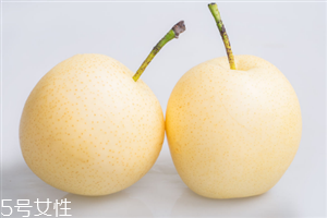睡覺前多久吃梨比較好？睡覺前吃梨有什么好處？