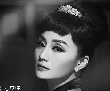 奧黛麗赫本妝容怎么畫教程 時代經典復古妝容