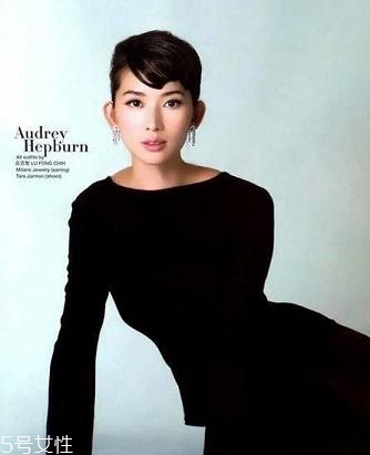 奧黛麗赫本妝容怎么畫教程 時代經典復古妝容