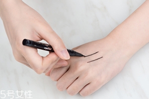 眼線筆多少錢一支？看看大熱的眼線筆價格