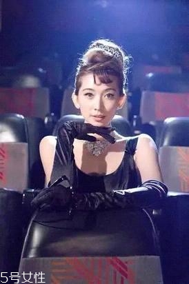 奧黛麗赫本妝容怎么畫教程 時代經典復古妝容