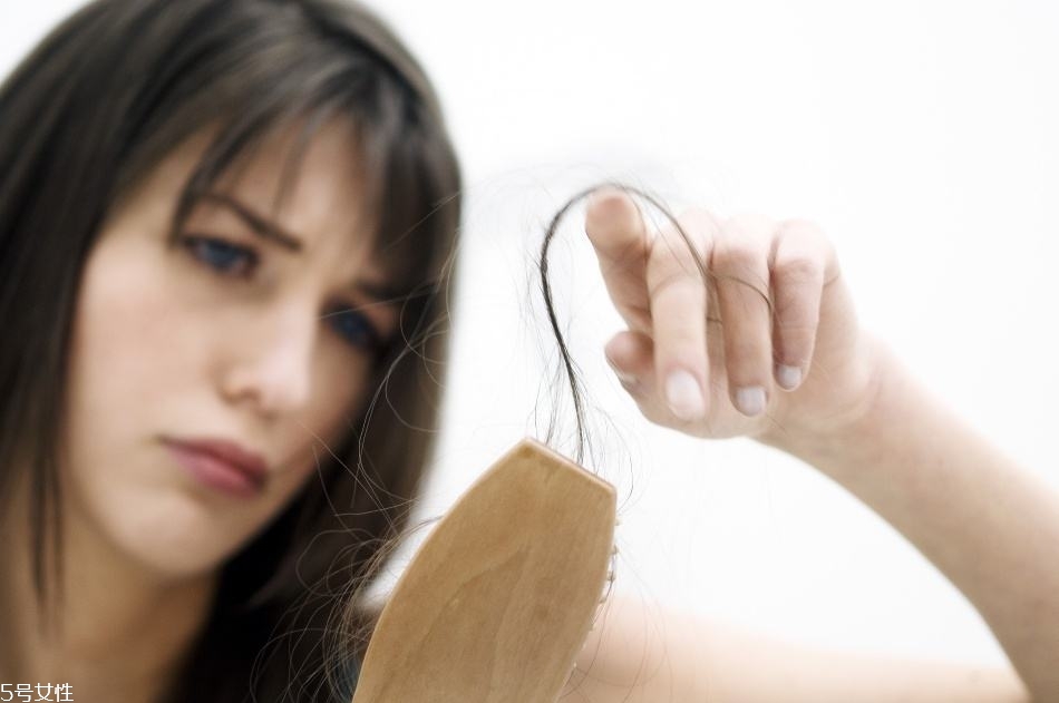 女人為什么經常掉頭發？從根本找原因