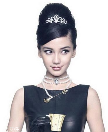 奧黛麗赫本妝容怎么畫教程 時代經典復古妝容