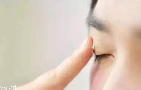 化眼妝對(duì)眼睛有害嗎？好看又迷人的眼妝