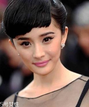 奧黛麗赫本妝容怎么畫教程 時代經典復古妝容