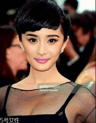 奧黛麗赫本妝容怎么畫教程 時代經典復古妝容