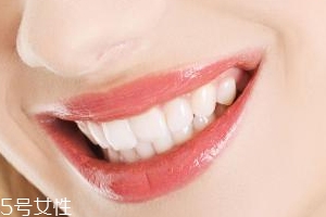 牙線和漱口水是否必要？抑菌護(hù)牙好習(xí)慣