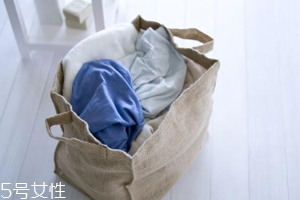 內(nèi)褲和襪子一起洗會(huì)有哪些危害？分情況對(duì)待