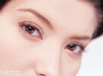 割雙眼皮后怎樣恢復快？女人不能割雙眼皮的時期