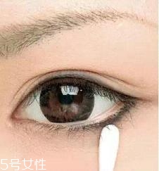 眼線液筆不出水怎么辦？畫眼線的常見誤區