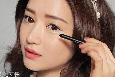 眼線液筆不出水怎么辦？畫眼線的常見誤區