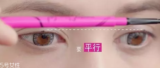 眼線液筆不出水怎么辦？畫眼線的常見誤區