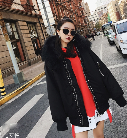紅色衛衣適合什么人穿？紅紅火火過新年