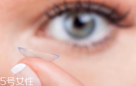 軟性隱形眼鏡人人都能戴嗎？糖友不能戴