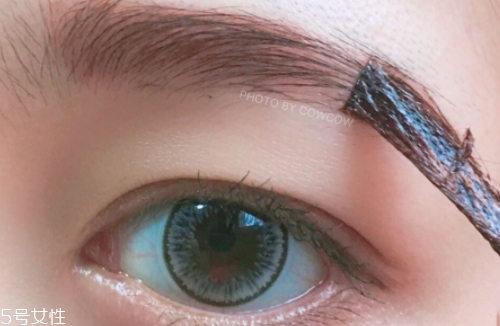 染眉膏可以持續多久？一天都不會暈妝的小秘密
