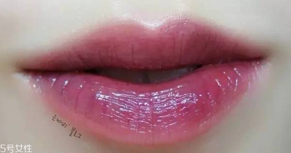 ysl唇釉怎么涂出玻璃唇？打造獨特唇色