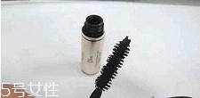 迪奧睫毛膏怎么樣？刷完睫毛膏再夾一次睫毛更卷翹