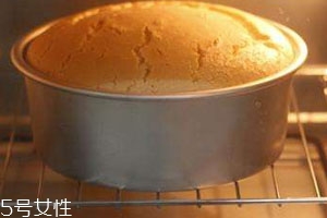 烤箱烤蛋糕不發的原因 蓬松蛋糕小技巧
