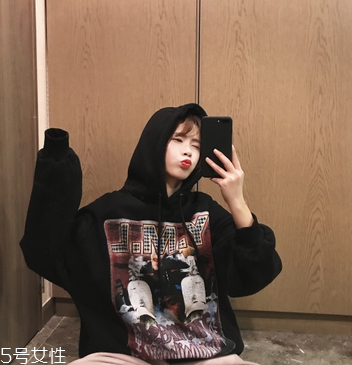 衛(wèi)衣怎么穿顯腿長？教你穿出大長腿