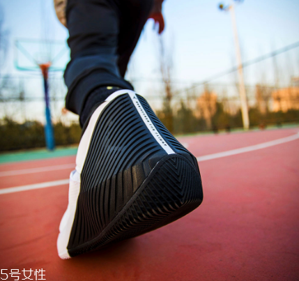 jordan why not zer0.1威少首款簽名鞋實戰測評