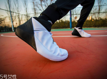 jordan why not zer0.1威少首款簽名鞋實戰測評