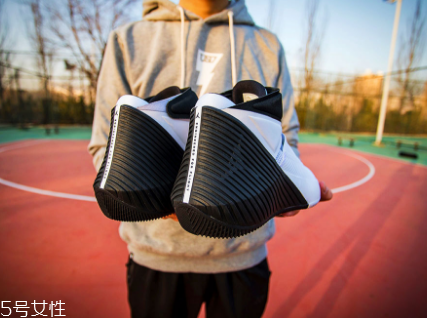 jordan why not zer0.1威少首款簽名鞋實戰測評