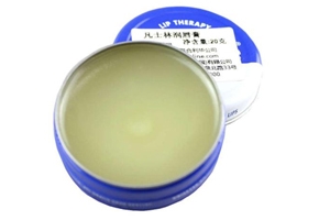 凡士林為什么適合敏感肌膚？世界上最好的隔離產品