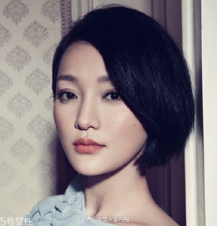 短發發尾外翻的發型怎么弄？誰弄誰美