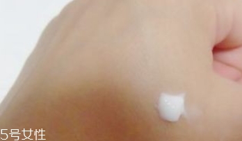 紀(jì)梵希水漾活妍面霜好用嗎？冰淇淋質(zhì)地的面霜評測