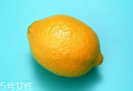 檸檬精油能美白嗎？強效對抗黑色素