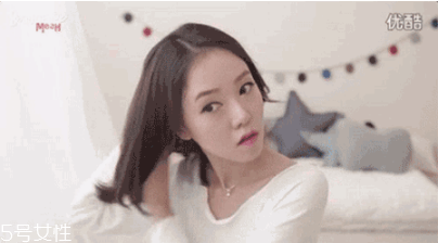 短發發尾外翻的發型怎么弄？誰弄誰美