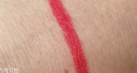 唇釉和唇蜜的區別 你還在傻傻分不清