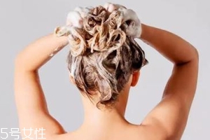 油性發質要每天洗頭嗎？秋冬完全不需要