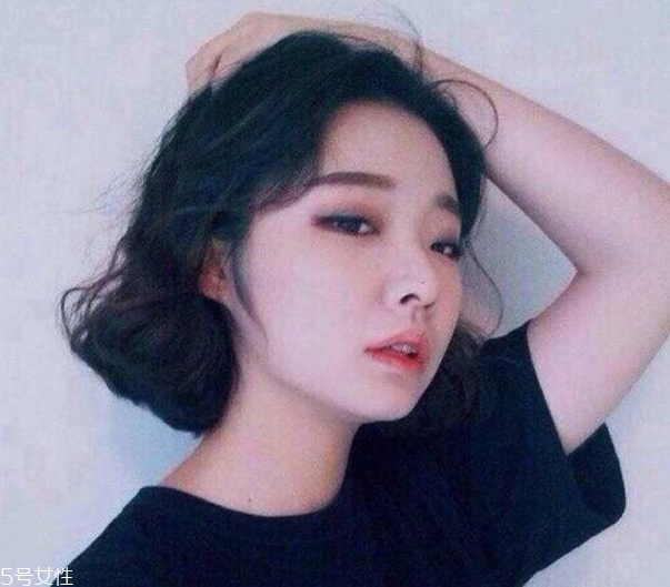 短發女生穿衣搭配推薦 短發適合戴帽子