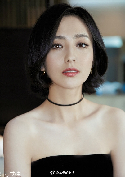 短發發尾外翻的發型怎么弄？誰弄誰美