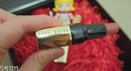 送閨蜜新年禮物怎么挑選？送這些美妝產品她會尖叫